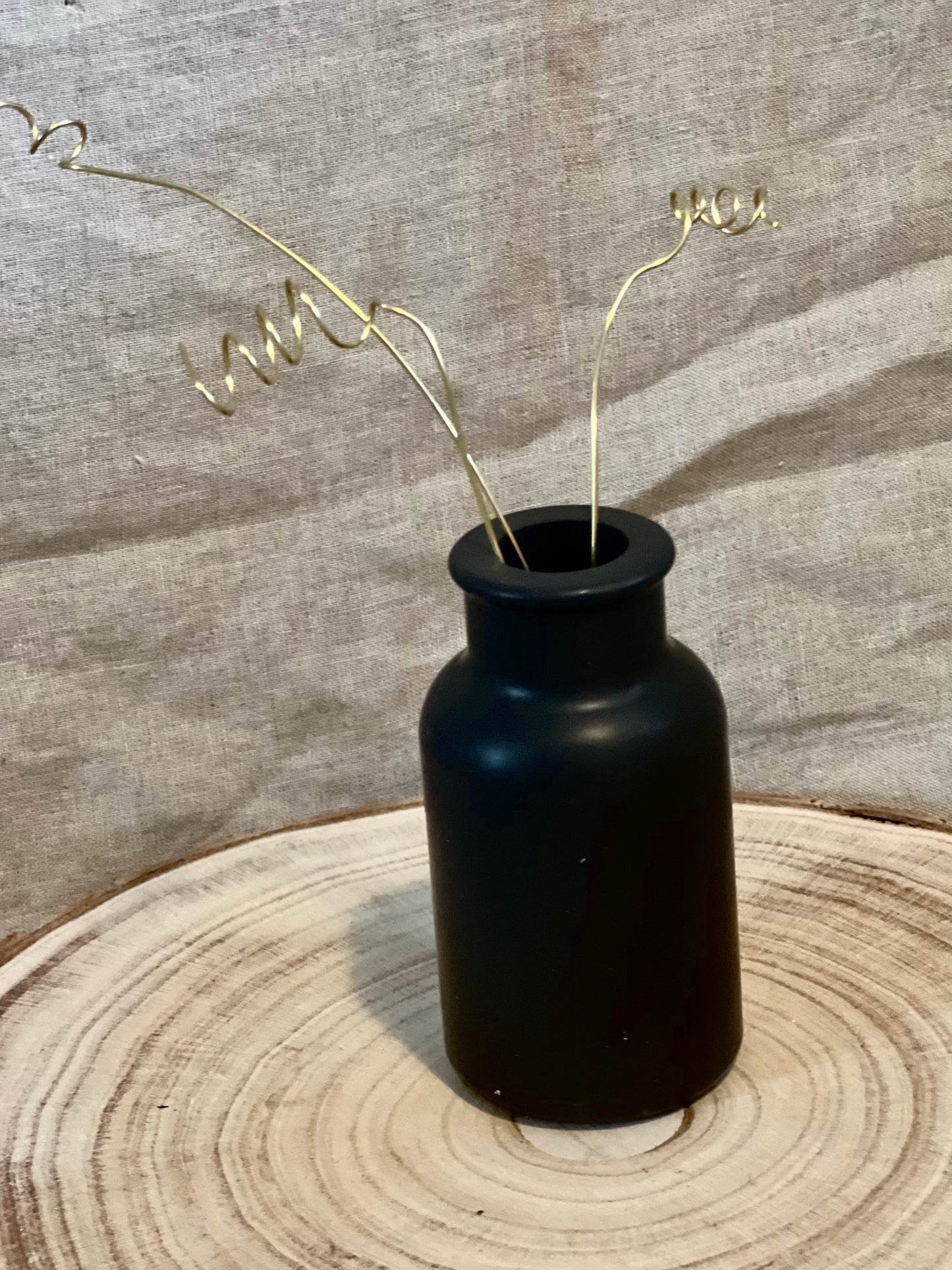 Mini vase and wire bouquet