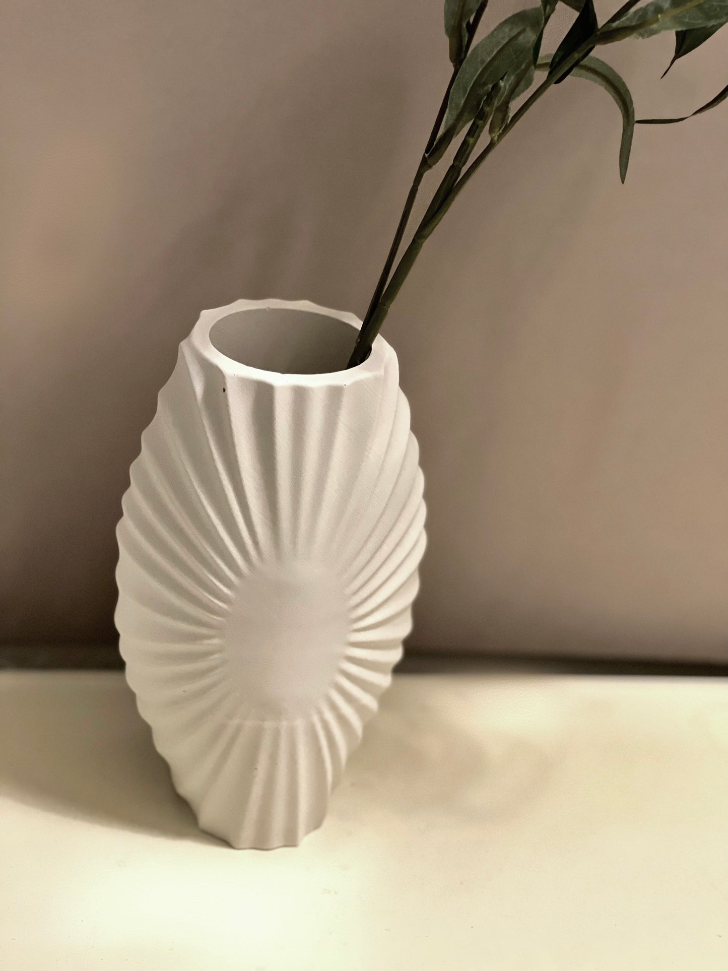 Burst vase