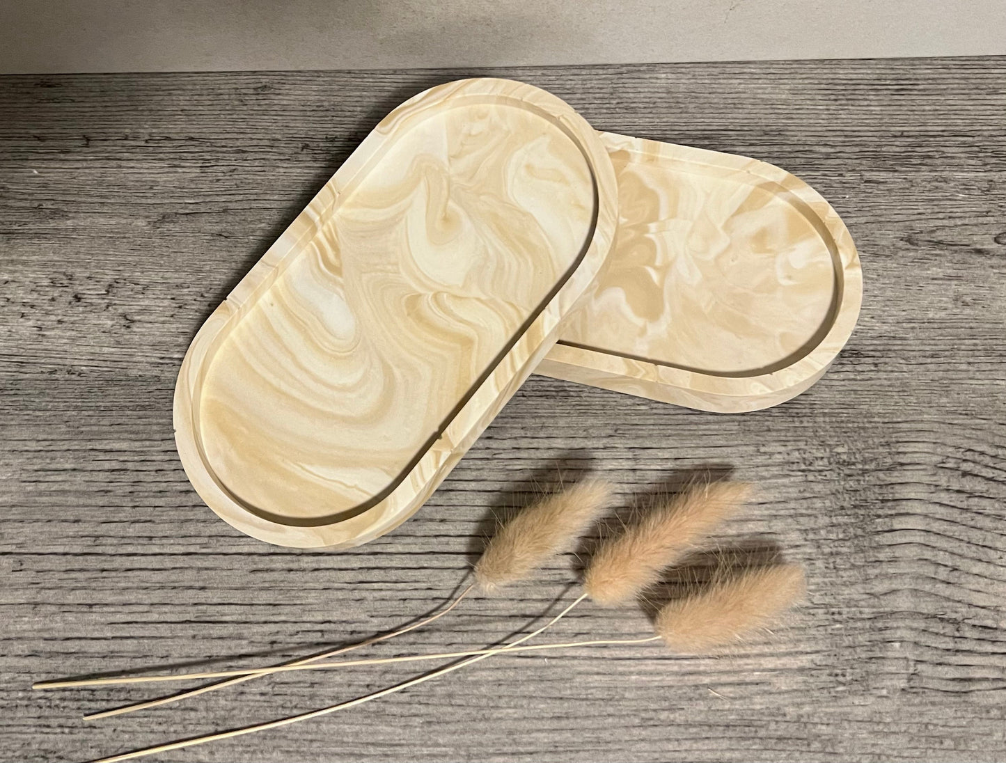 Marbled oval display tray - EMB Pretty
