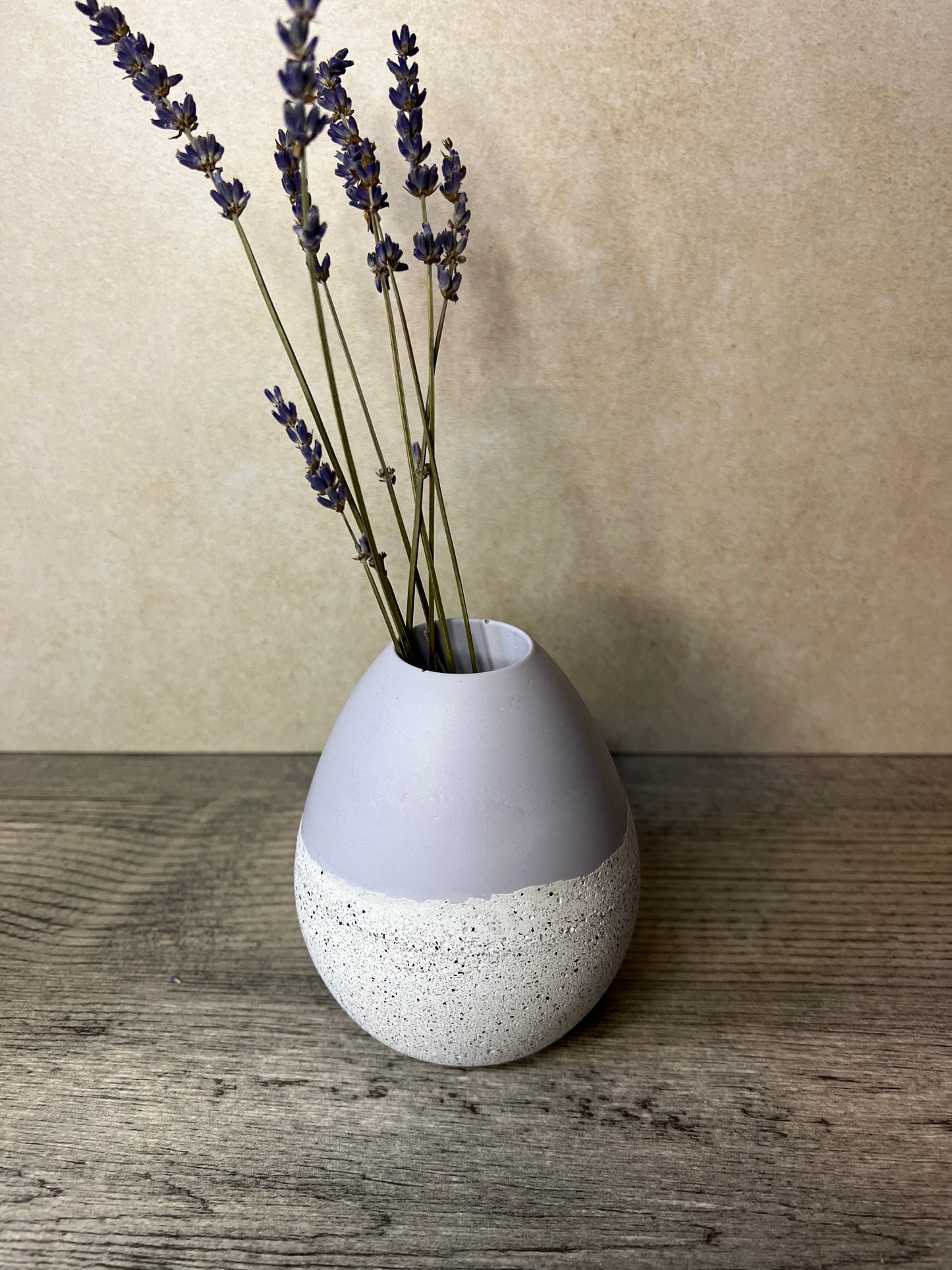 Oval bud vase - EMB Pretty