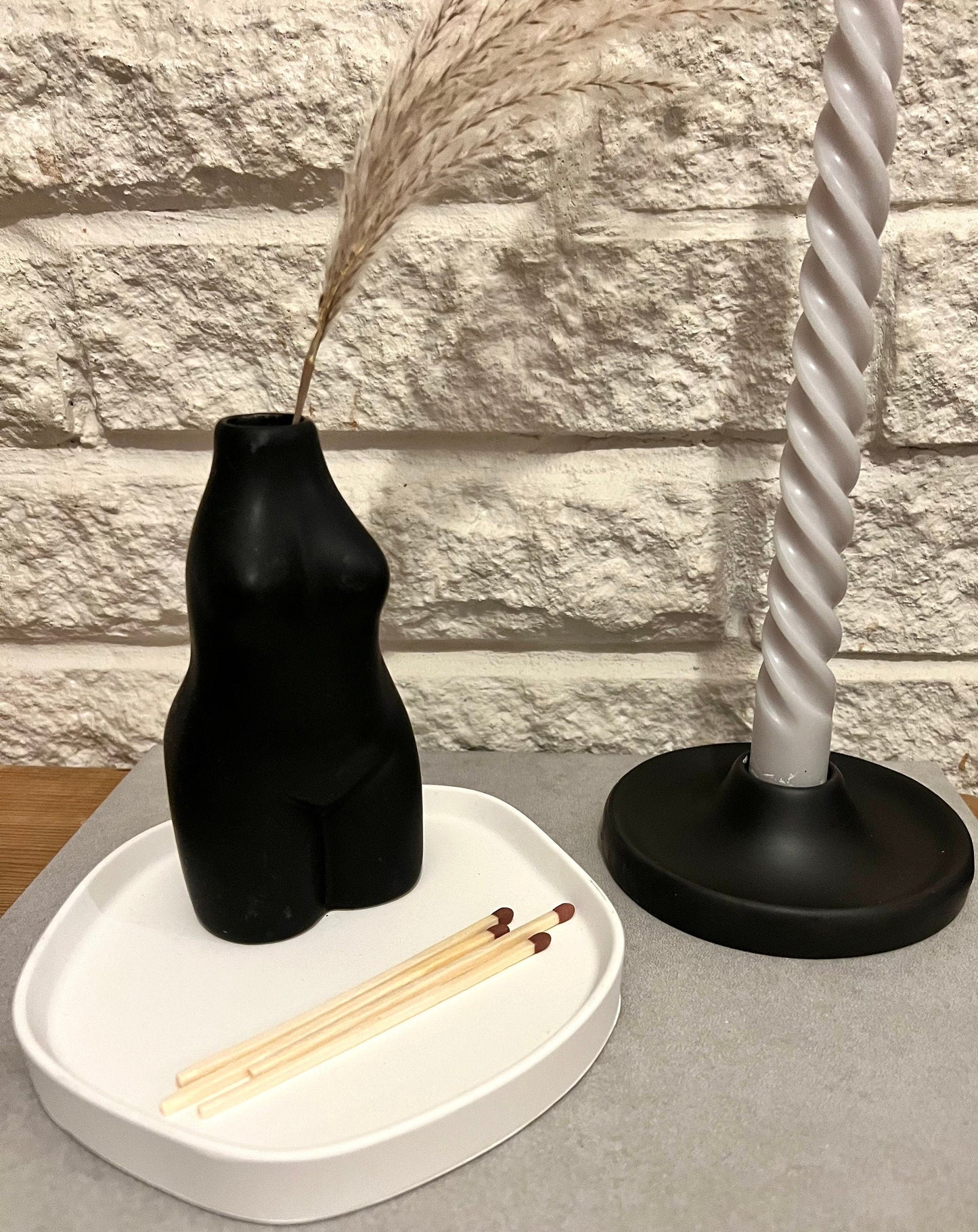 Round candle holder - EMB Pretty