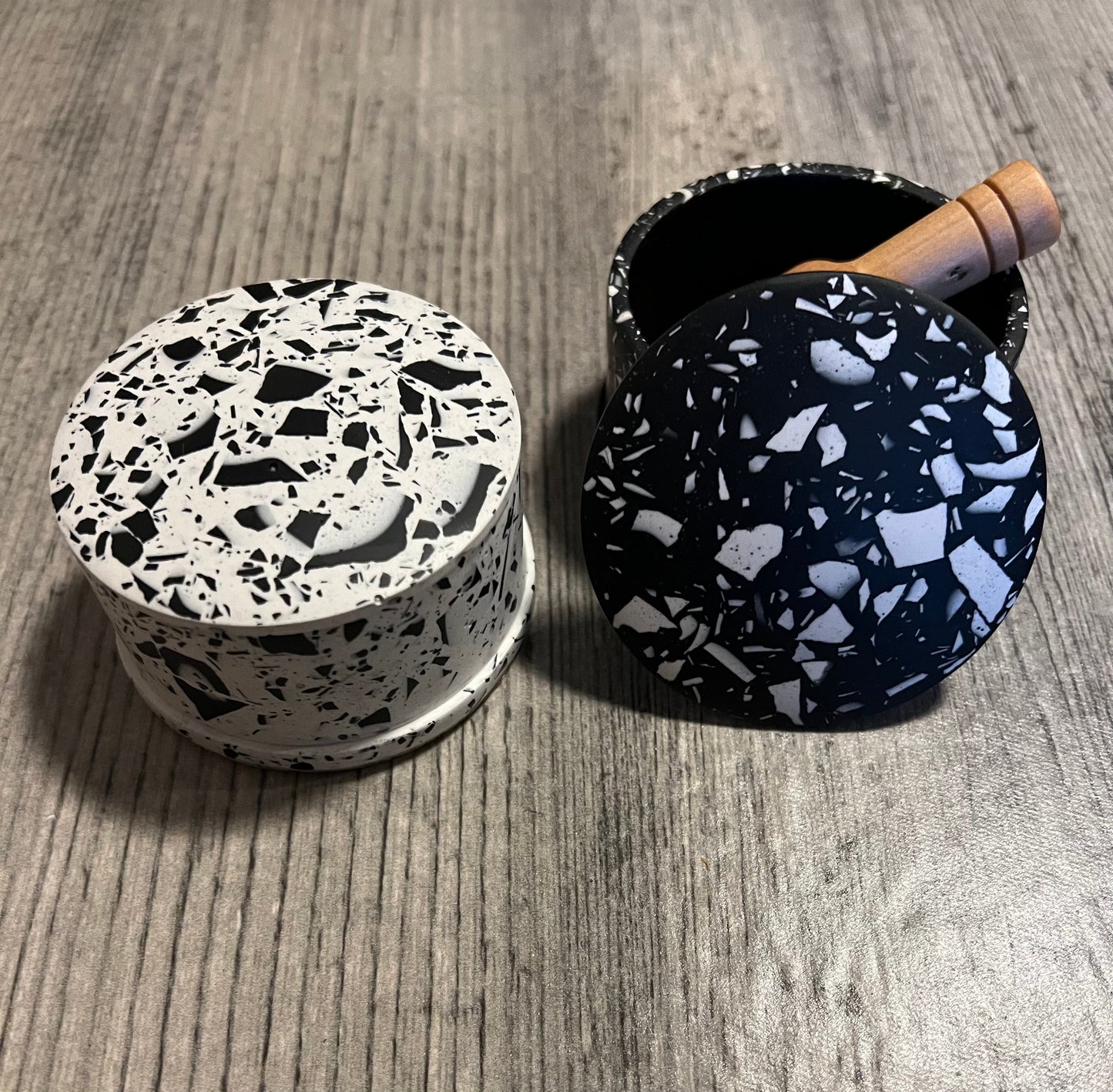 Salt and pepper pinch pots - EMB Pretty
