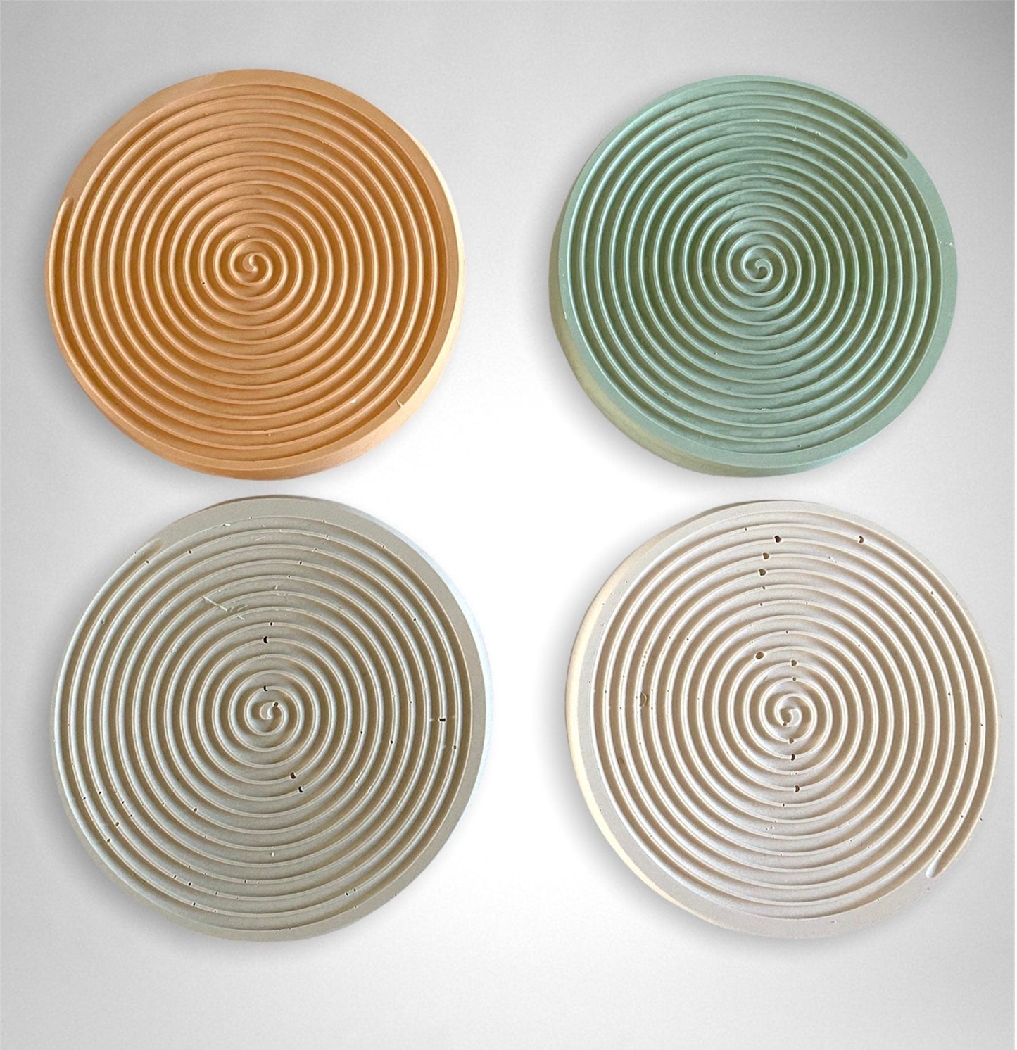 Swirl display plate - EMB Pretty